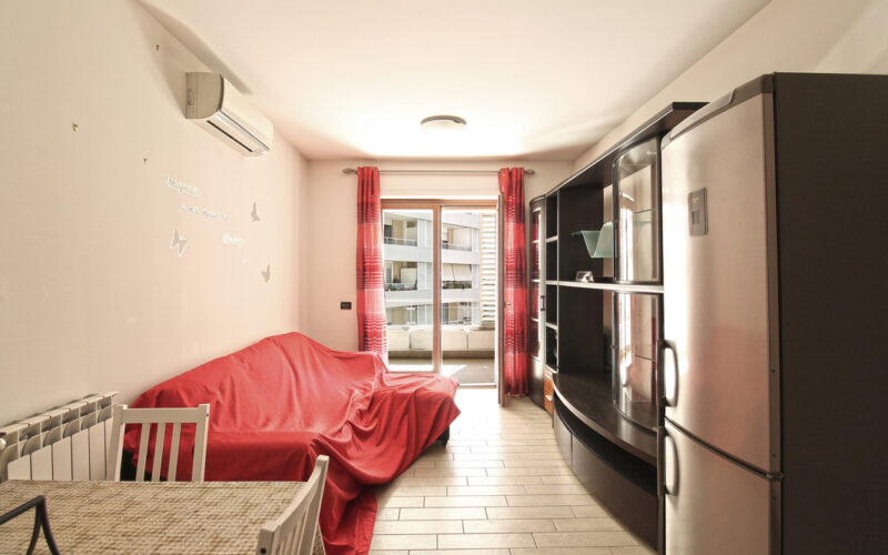Fonte Laurentina – bilocale con box e cantina