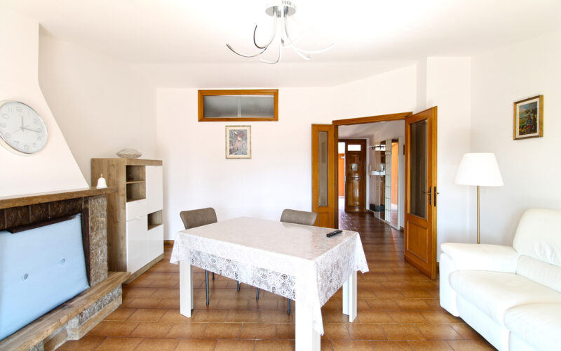 Trilocale con balcone e patio