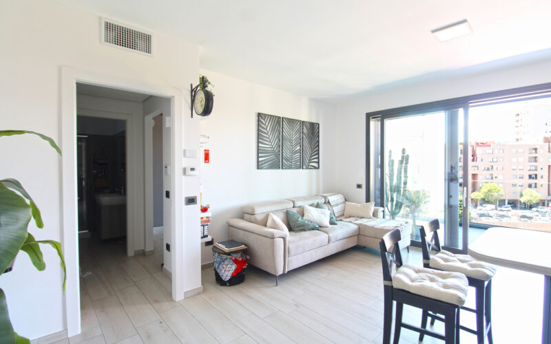 Elegante bilocale con balcone – Monti Della Breccia